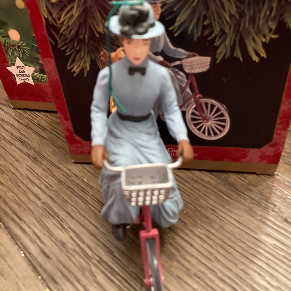Hallmark - Picture 6 of 6
